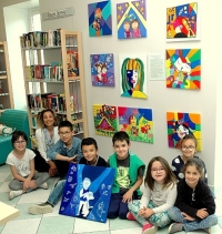 Les enfants de l‘atelier de dessin d’Arrêt Création exposent leurs tableaux à la médiathèque